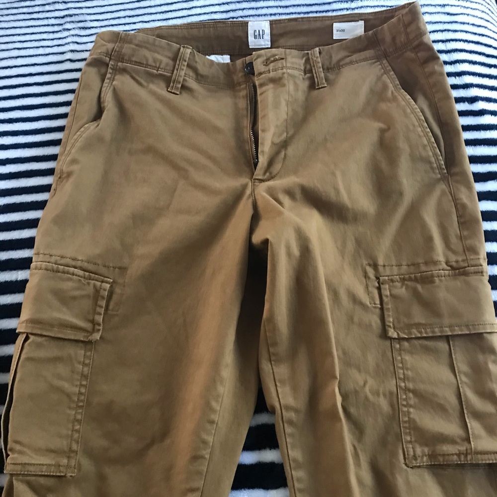 Gap Cargo size 30-31